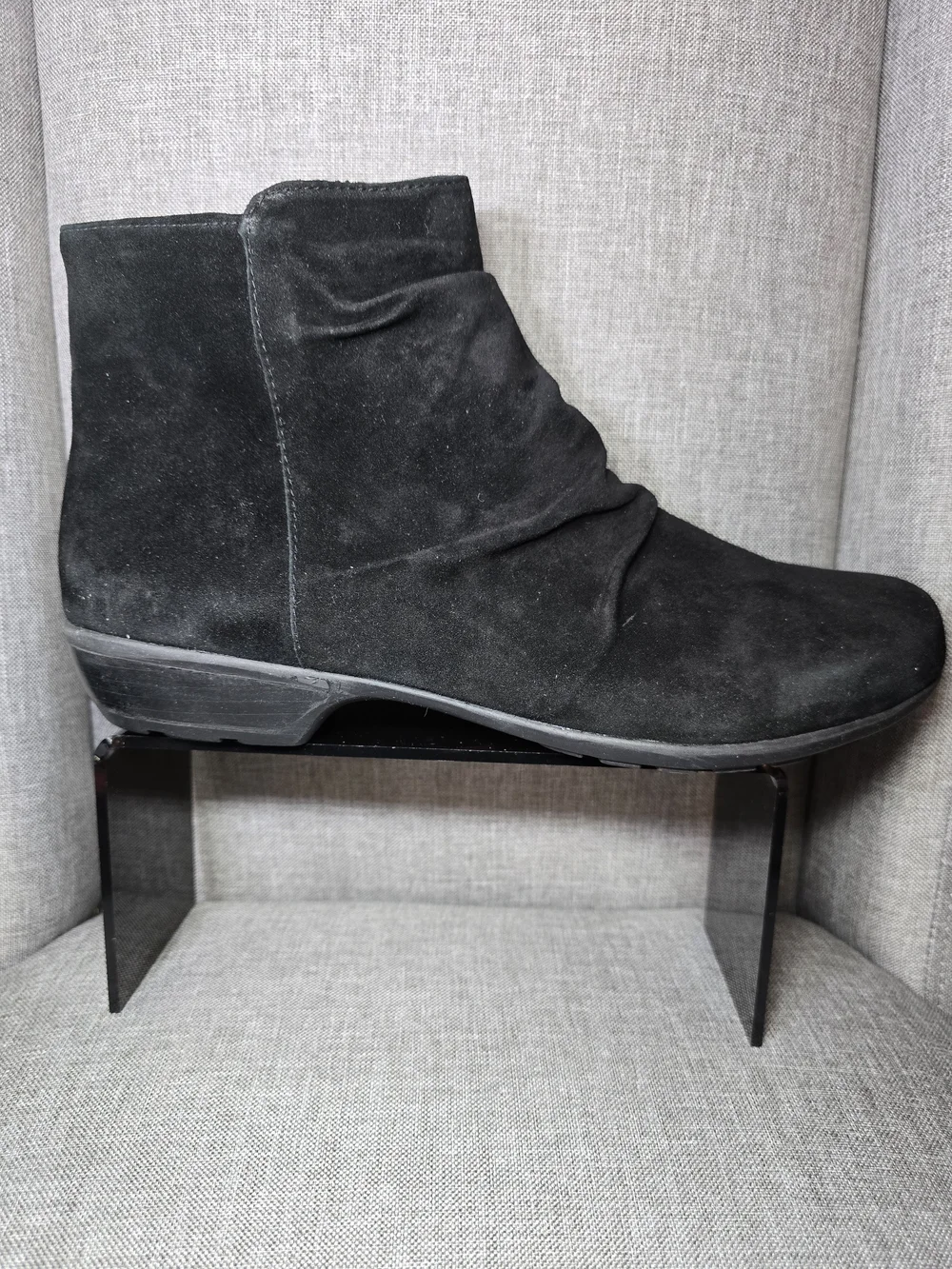 ✨️NWOB✨️ Ros Hommerson Black Suede Slouch Ankle Booties